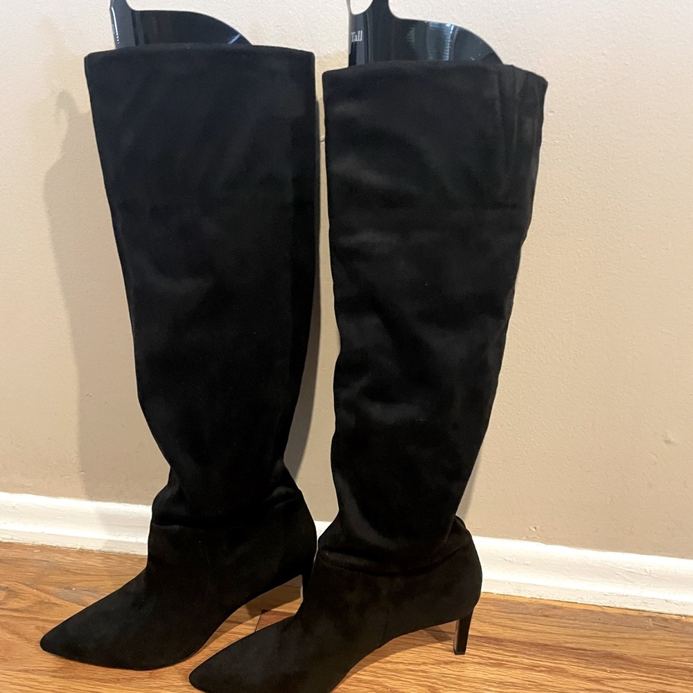 BCBGeneration ‘Marlo Pointed Toe Boots’. Like new. Beautiful slouch effect.
